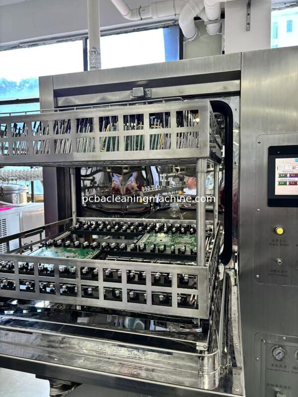 Menghilangkan noda pada PCBA Menggunakan agen pembersih kimia SME-5600T aplikasi utama Elektronika mobil PCBA Militer PCBA Aerospace PCBA Telekomunikasi PCBA Perangkat medis PCBA Digital meter PCBA MachineFeatu